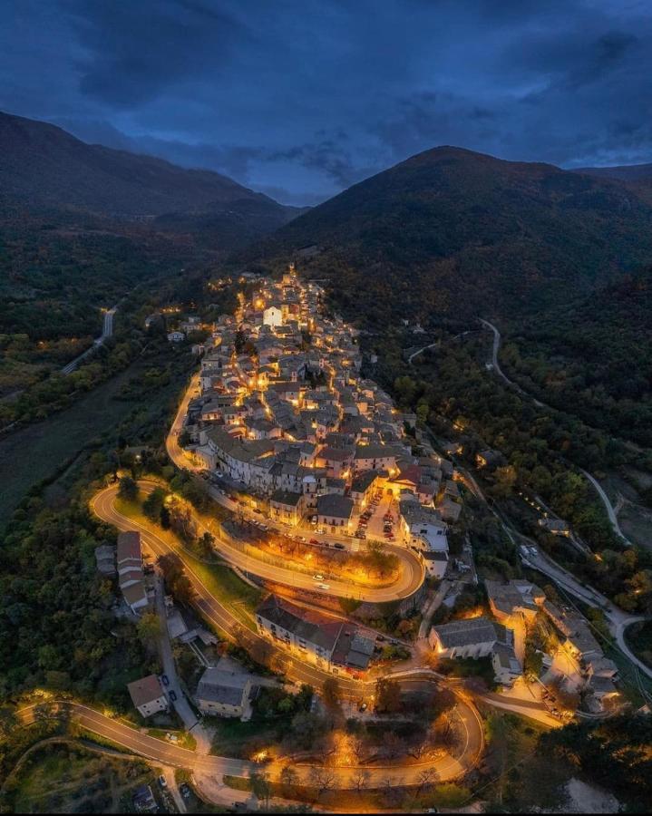 Casa Ai Piedi Della Riserva Naturale Pettorano sul Gizio Exterior photo